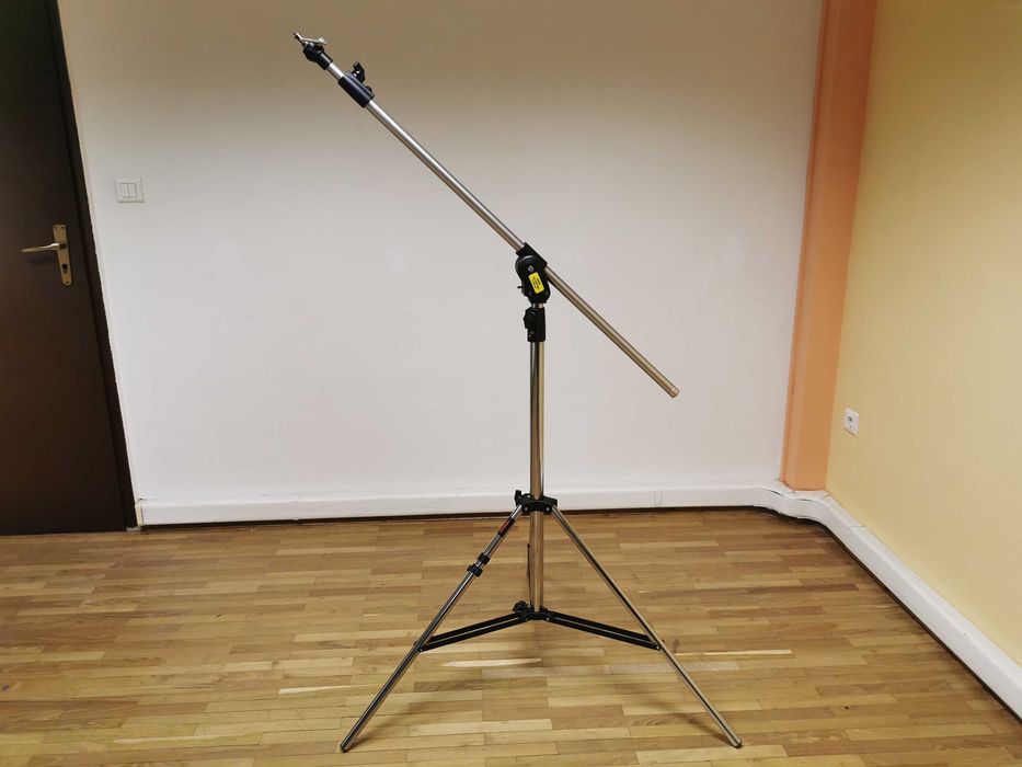 Multiblitz / Manfrotto 420 CSU Combi Boom Stand статив с напречно рамо (жираф)