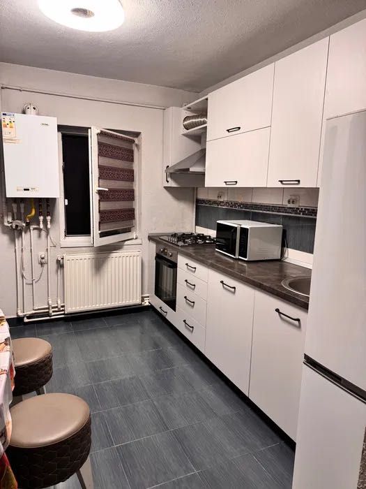 Închiriez apartament 2 camere