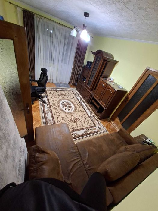 Inchiriez apartament 2 camere Caracal zona Gării