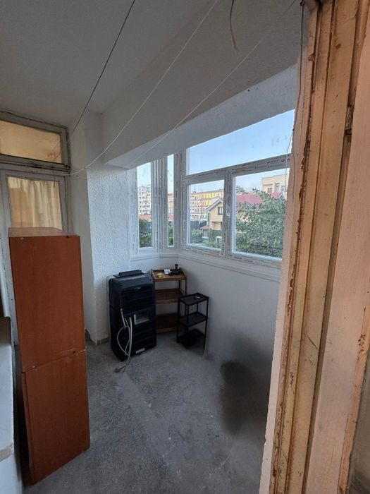 Ofer spre închiriere apartament cu 2 camere in zona 1 Mai, la M-uri