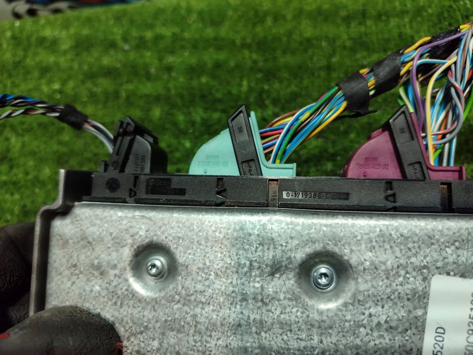 CALCULATOR AIRBAG BMW SERIA 5 F10 F11 520D SE TOURING 2.0 DIESEL 2011 COD OEM 9239985 / 9239985-01 / BREAK 2010-2017