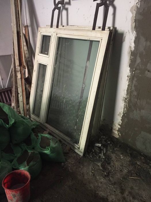 Окна пластиковые, стекло целое