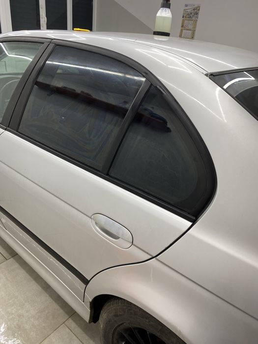 Затъмняване на прозорци на автомобили ЦЕНА САМО ЗА МАТЕРИАЛИ