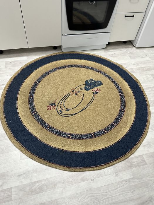 Отдам ковёр даром