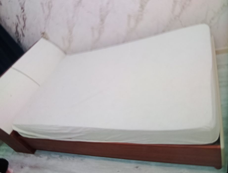 Продается 2 х спальная кровать