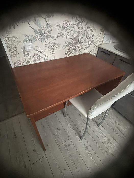 Продам письменный стол