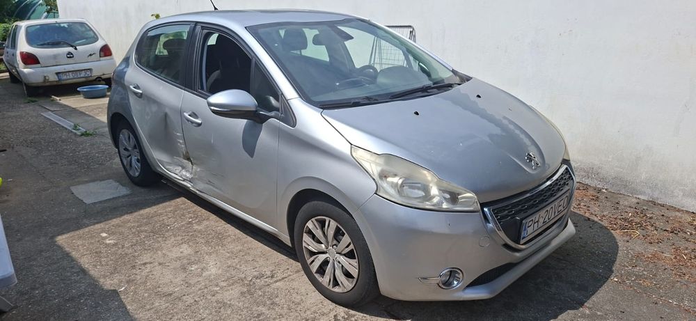 Peugeot 208 1.4d 2012 avariat