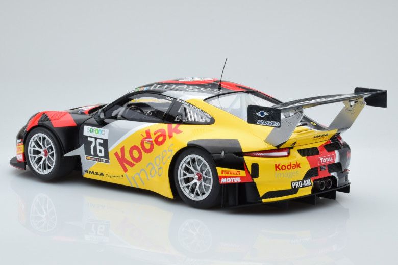 Macheta auto 1 18 , Porsche 911 GT3 R , Minichamps , nu autoart