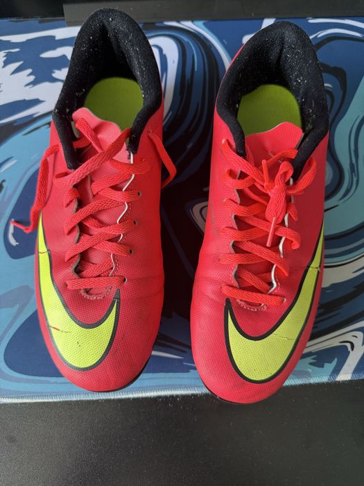 Продавам оригинални бутонки Nike mercurial