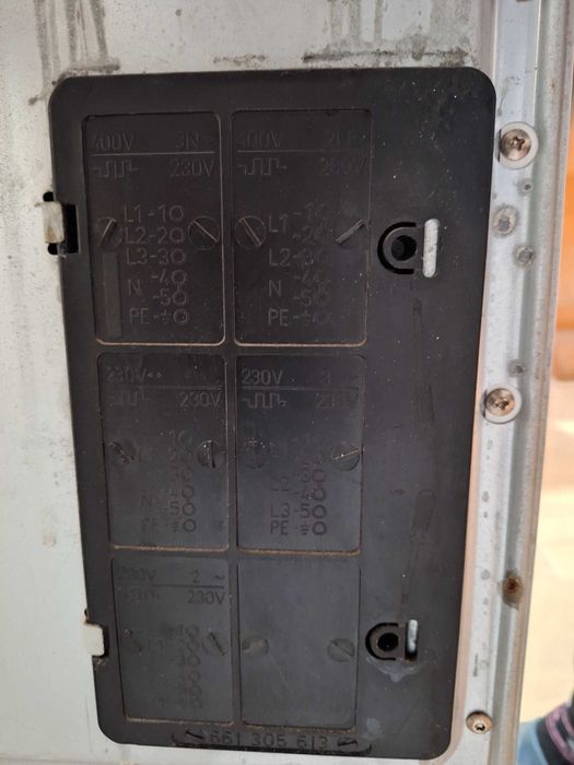 Готварска печка AEG свободно стояща