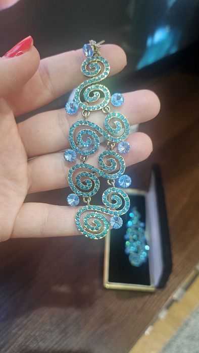 продам  очень красивые серьги