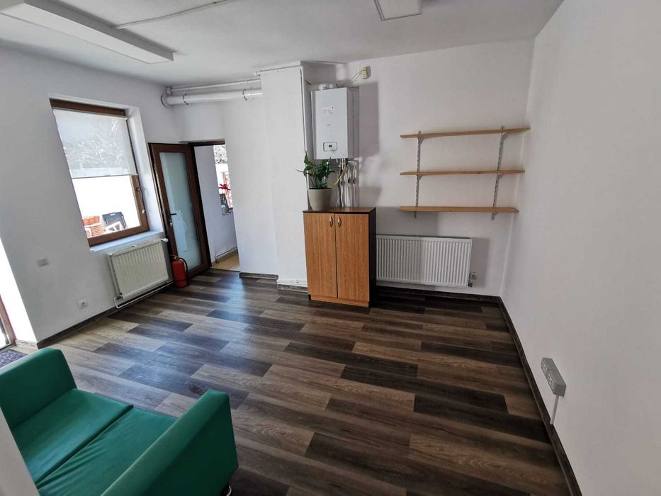 Inchiriere spatiu pentru manichiura / pedichiura (2 posturi) Brasov