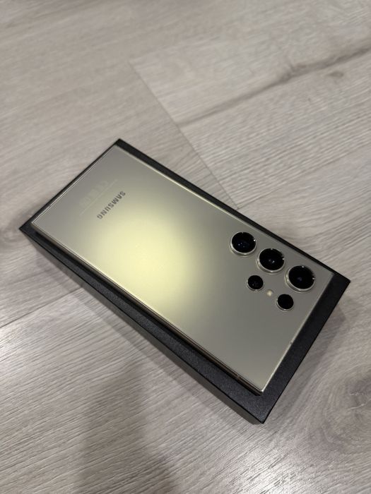 Samsung S24 Ultra 512гб.