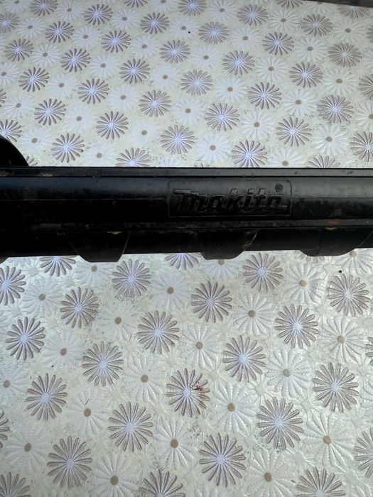 Акумулаторен пистолет за силикон MAKITA DCG180Z