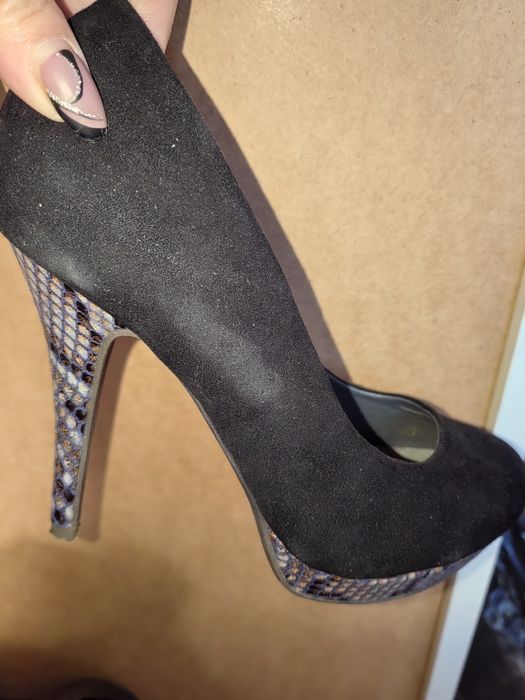 Дамски нови обувки