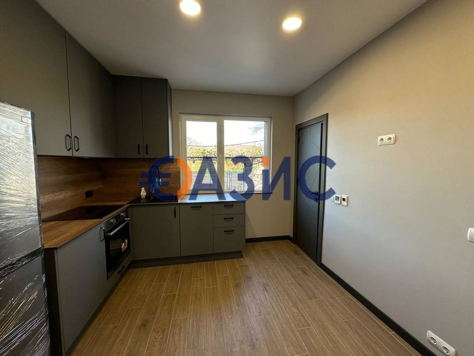 Къща с 3 спални 108 кв., с парцел 11 дка, с. Гюльовца, обл. Бургас,