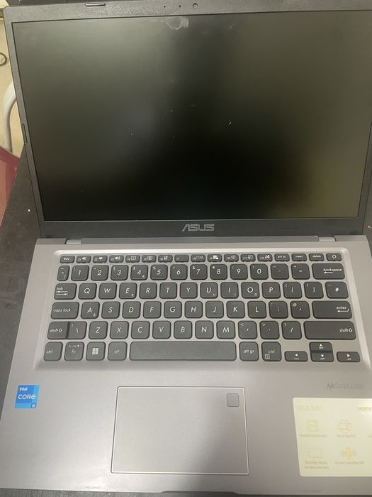 Laptop ASUS ExpertBook P1411CE – Core / i5, 14", Perfect pentru Școală și Birou (Stare Excelentă)