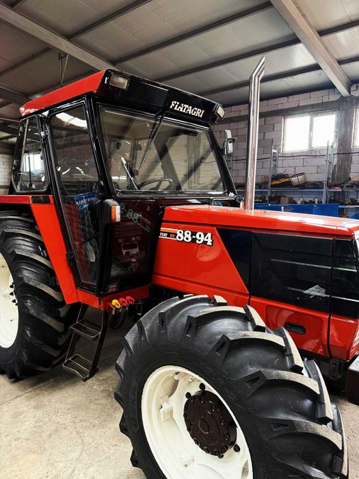 Tractor Fiat Agri 88 94 Turbo HI LO de 90 CP Fiat 80 90  Fiat 82 94 Fiat 640  Fiat 70 90 Fendt Same Deutz Case Claas New Holland John Deere  Fendt
