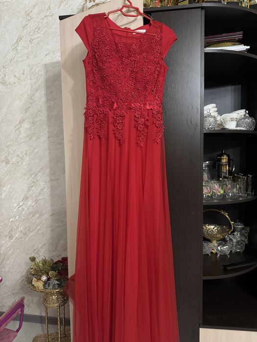 Продаю вечерние платья