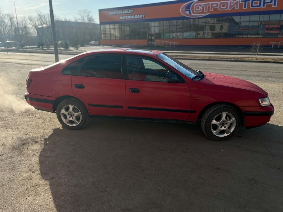 Продам машину toyota carina e