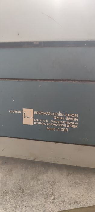 Пишеща машина Optima