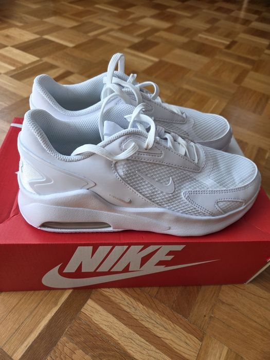 Продавам Nike air max bolt размер  38.5