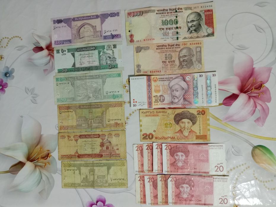 Продам Деньги разных стран