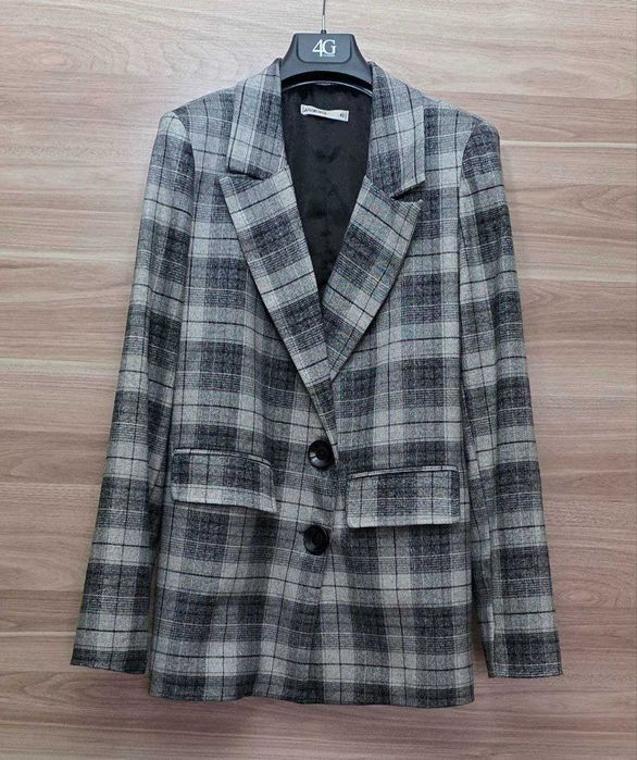 Фирменный костюм в идеальном состоянии 38-40