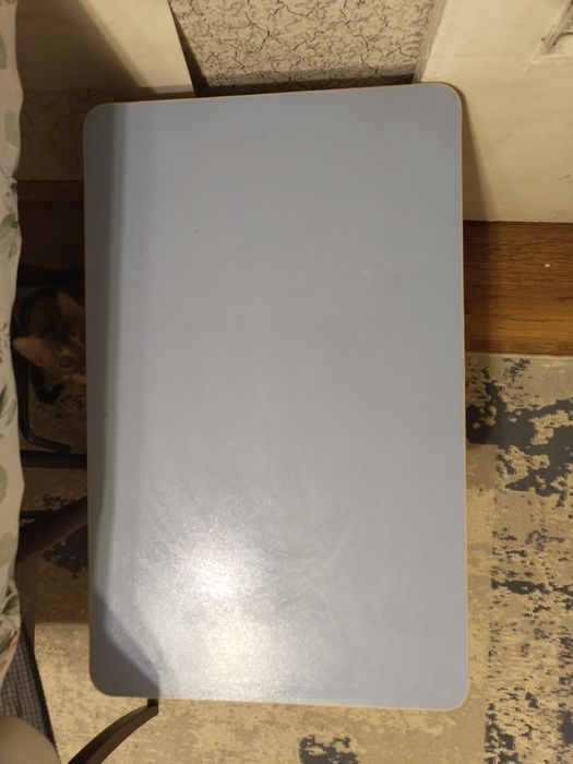 Столик  для малышей