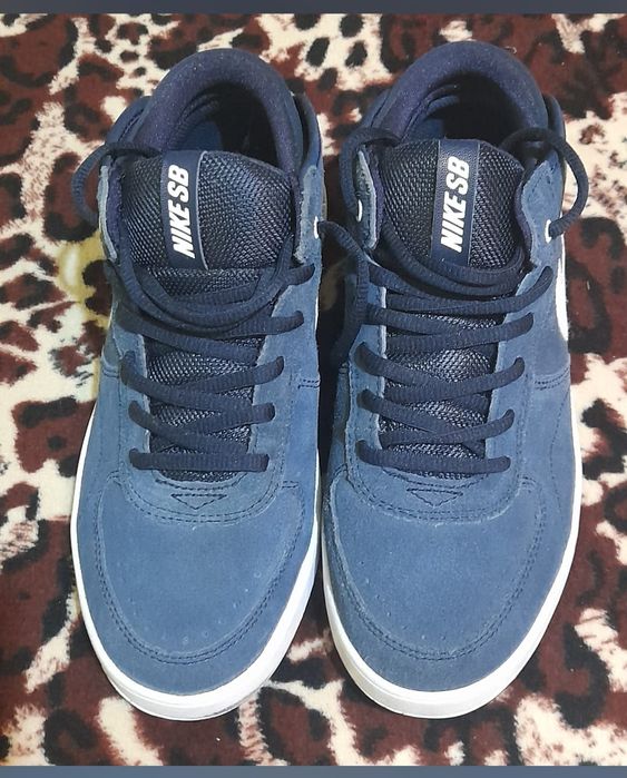 Vând urgent adidași Nike mărime 38 noi