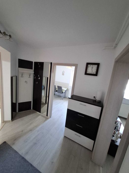 Vand apartament decomandat 2 camere - etaj 1 / 4