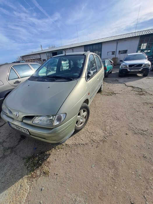 Продавам Рено Сценик