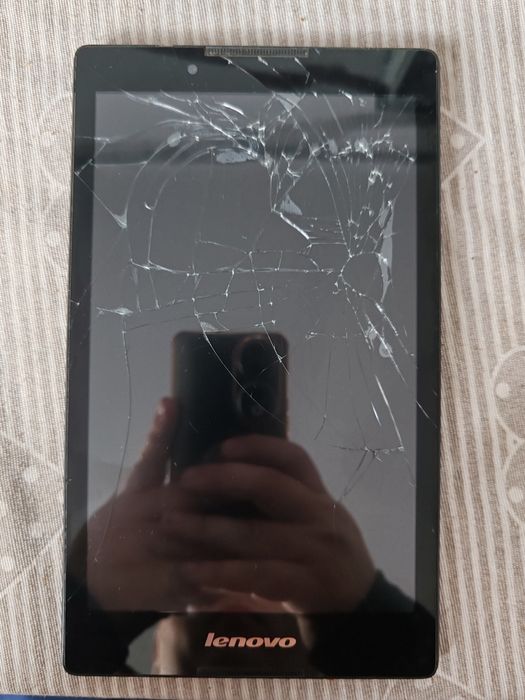 Vând tableta Lenovo Tab 2 A8-50LC