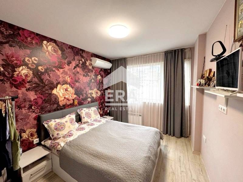 Продава се Тристаен апартамент в Варна, Бриз - 100 кв.м за 2350 €/кв.м - Снимка #4