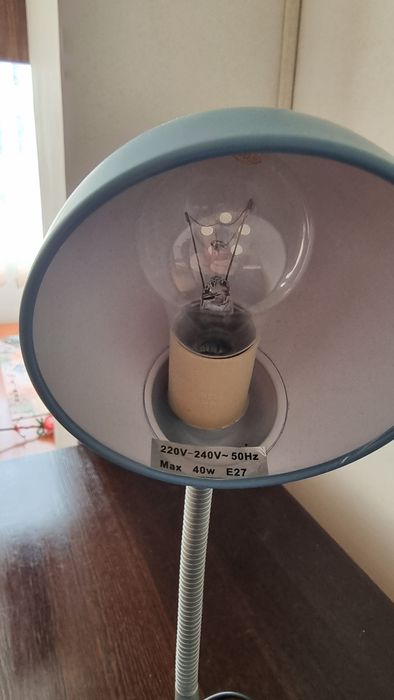 Лампа за бюро  демируема