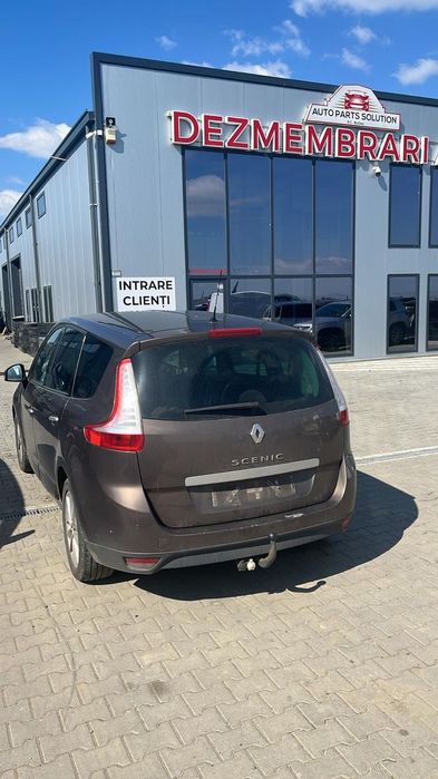 Dezmembram Renault Scenic 2.0 diesel din 2011