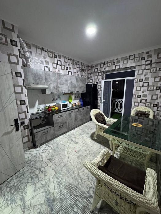 2 xonali uy ijaraga beriladi 
2 chi qavat lifti bor.
2 xonalik hamma j