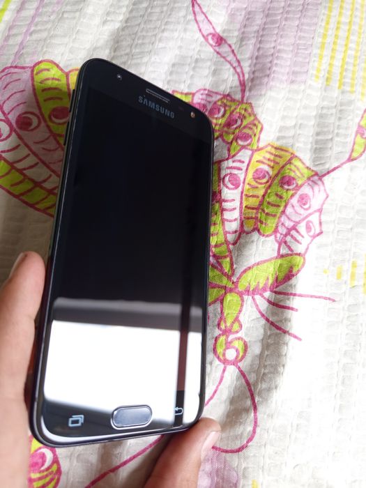 продам телефон samsung j5 2015 года