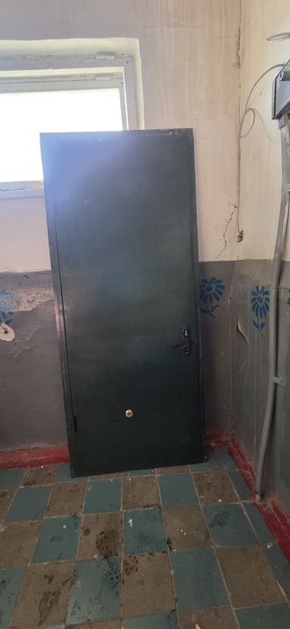 Продам железный дверь..