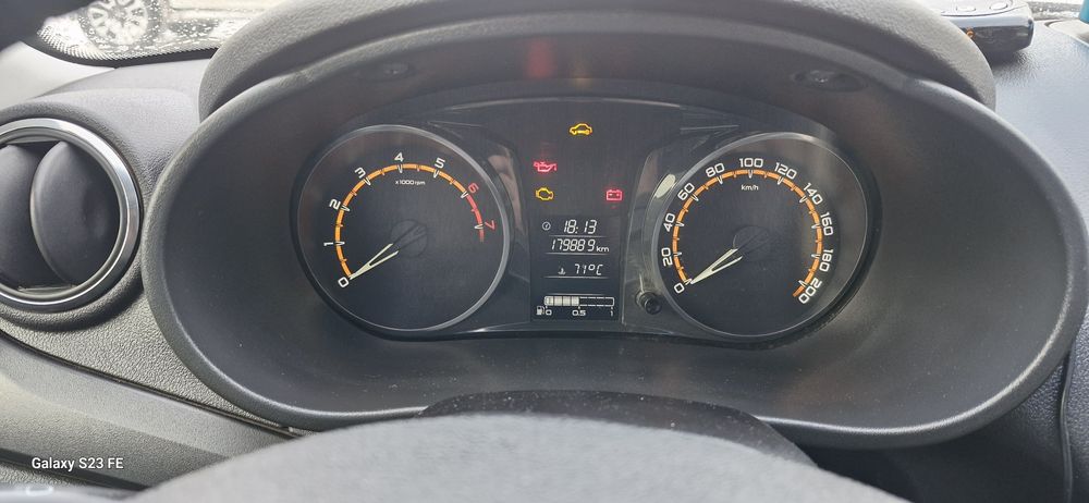 Продам  машину гранта