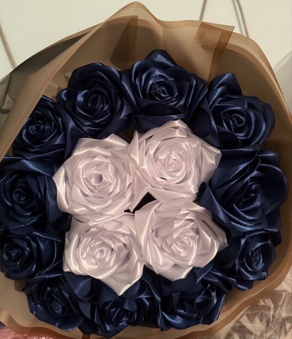 Цветы из атласных лент