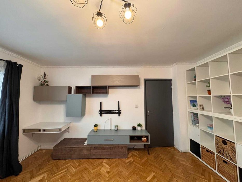 Proprietar inchiriez apartament 2 camere, decomandat, 56mp utili, complet mobilat si utilat