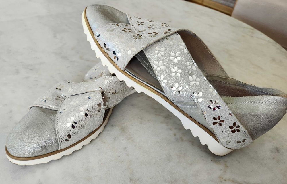 Обувки от естествена кожа Gabina