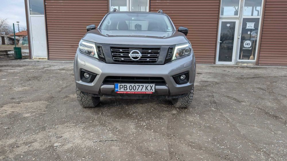 Nisan Navara Black edition