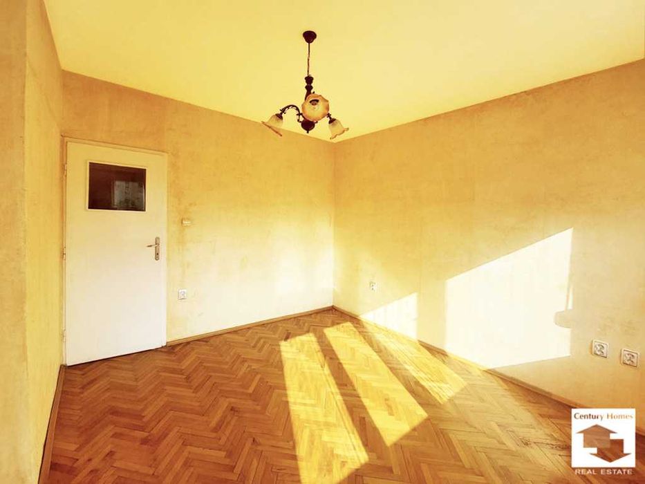 Продава се Четиристаен апартамент в Велико Търново, Център - 104 кв.м за 1616 €/кв.м - Снимка #7