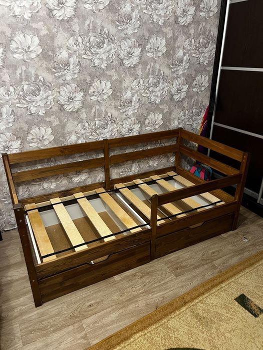 Продам детскую кровать.