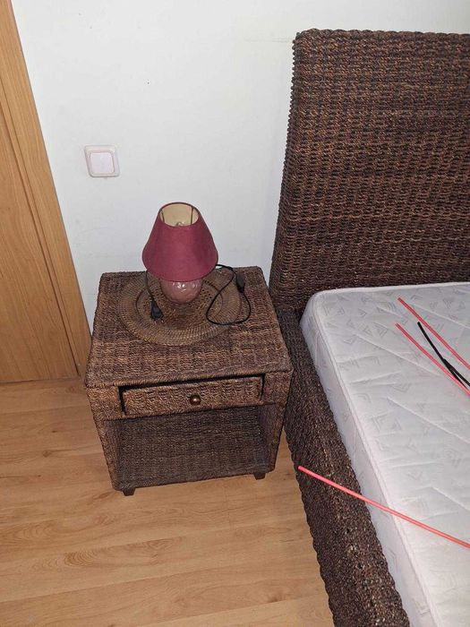 Pat si doua dormiere din ratan