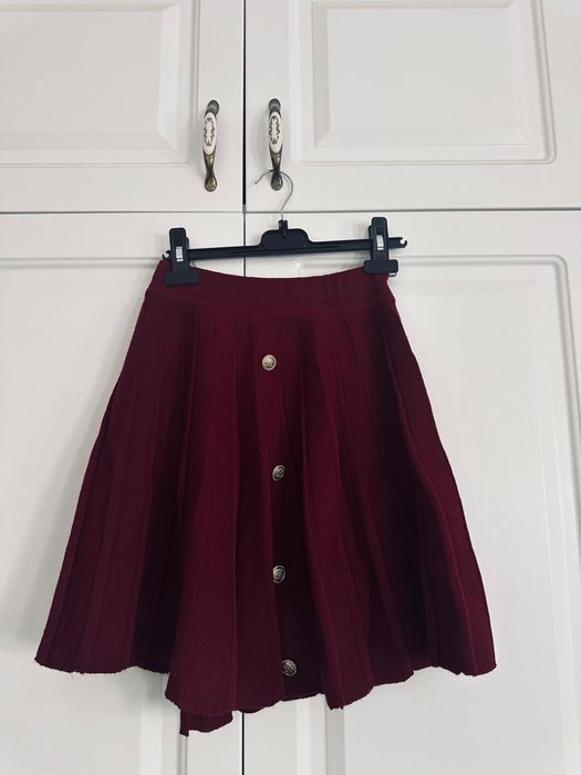 Costum fusta si bluza , masura S / M , culoare rosu / visiniu