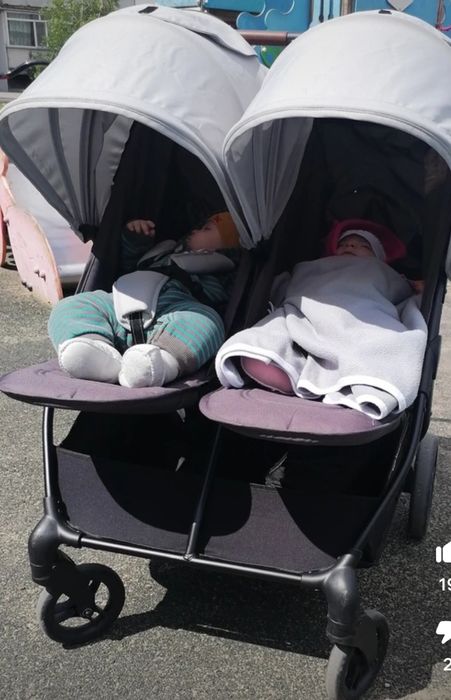 Коляска для двойни