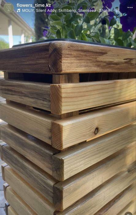 Кашпо из натурального дерева